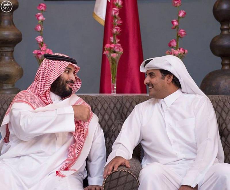 تفاعل على لقطات ولي العهد السعودي وأمير قطر في القمة الخليجية-الأوروبية