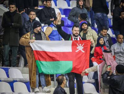 بيان من الاتحاد العُماني بعد مهاجمة جماهير منتخب إندونيسيا للحكم أحمد الكاف