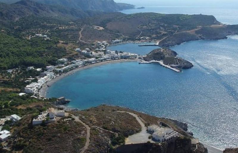 جزر وقرى يونانية نائية تبحث عن سكان بعدما هجرها أبناؤها
