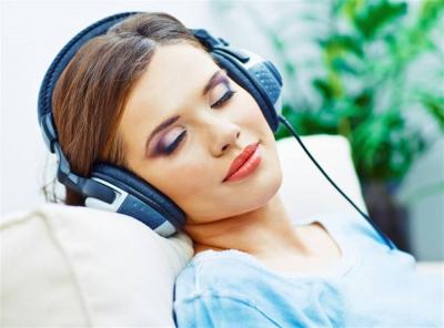 الموسيقى تعجل شفاء المريض وتقلل حاجته للمسكنات