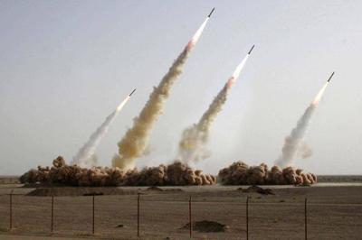 الصواريخ الباليستية تعود إلى الواجهة من بوابة إيران