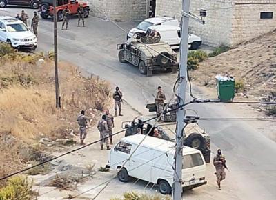 الجيش يوقف شاحنة محملة بالسلاح قرب زحلة (صورة)