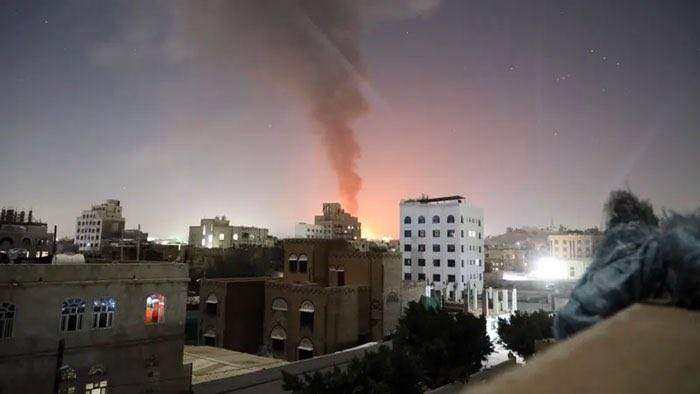 قصف أميركي بريطاني جديد يطال مواقع الحوثيين في صنعاء وعمران