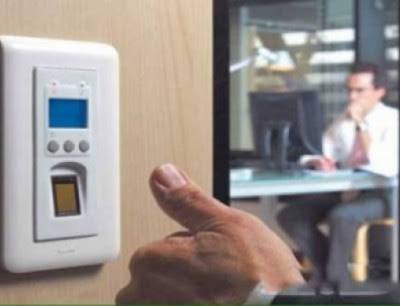 بصمات سيليكون... حيلة مبتكرة لتزوير الحضور والانصراف من العمل