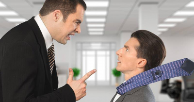 كيف يؤثر السلوك المتقلب للمدير على الموظفين؟