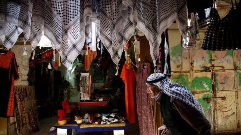 الكوفية الفلسطينية: حكاية رمز، وتاريخ شعب