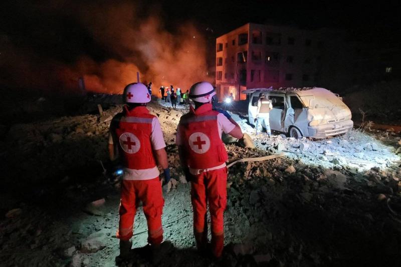 الصليب الأحمر ينفي مقتل أحد عناصره بالغارة على الصرفند