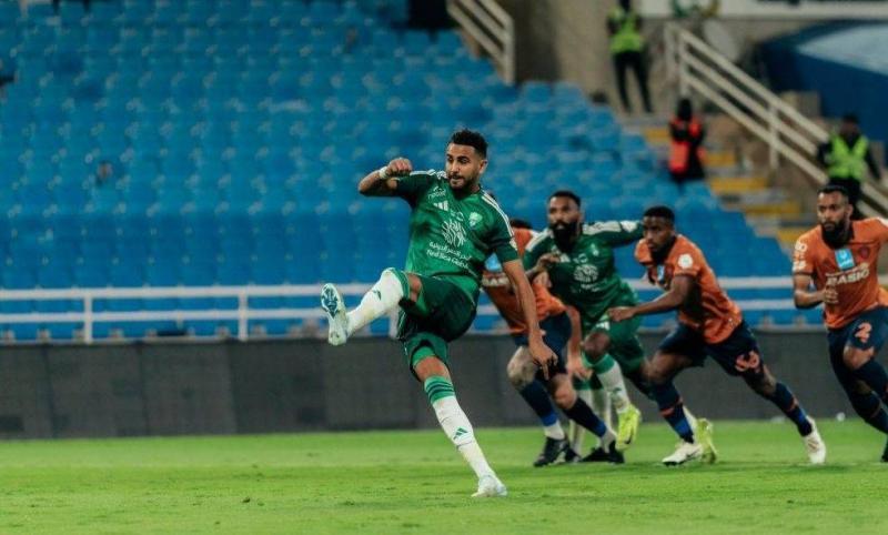 هدف محرز.. الأهلي يسجل الهدف الأول في شباك الفيحاء بالدوري السعودي (فيديو)