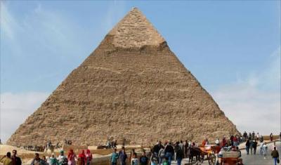 مصر تنفي هدم أجزاء من الهرم الأكبر