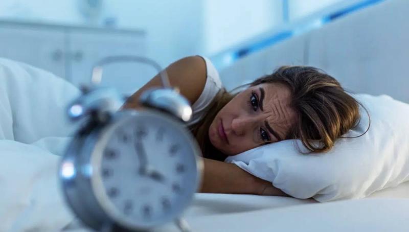 وداعاً للأرق... حيلة غريبة تعيدك للنوم بعمق