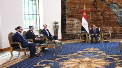 السيسي: لبدء عملية سياسية تقود لإقامة دولة فلسطينية مستقلة