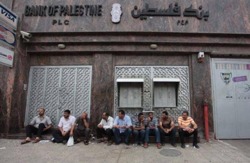 إسرائيل تمدد تفويض البنوك الحفاظ على العلاقات مع بنوك الضفة الغربية