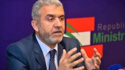 وزير العمل: لا صحة للأنباء عن إقفال المؤسسات والأعمال غدًا