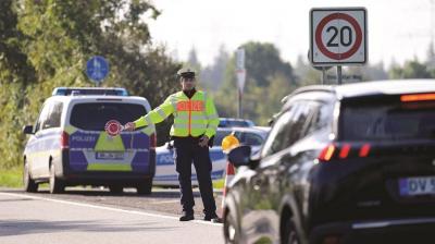 ألمانيا توقف 6889 شخصاً عند النقاط الحدودية خلال تشرين الاول