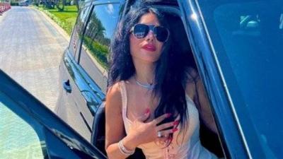 هيفاء وهبي تُسحر الجمهور بإطلالاتها اليومية