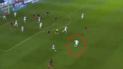 لاعب أرجنتيني يسجل هدفا عابرا للقارات والفيفا يرشحه لجائزة 