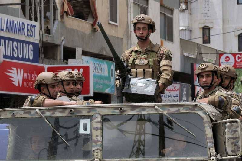 انتشار للجيش في طرابلس.. تدقيق بالهويات وتفتيش للسيارات