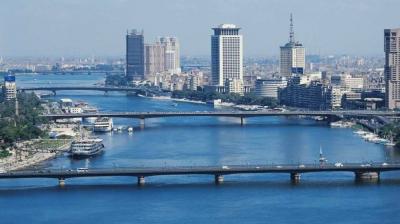 بالصورة والفيديو - إنهيار عقار سكني في مصر