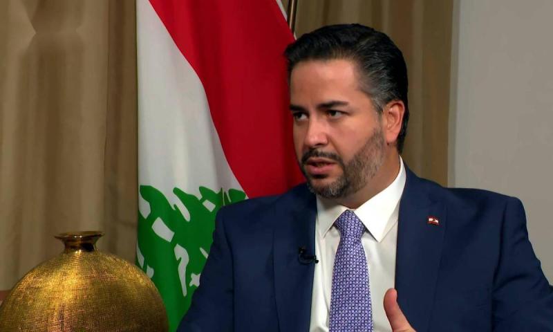 وزير الاقتصاد جال داخل 