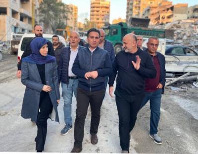 وزير الأشغال يطلع على الأضرار في صور