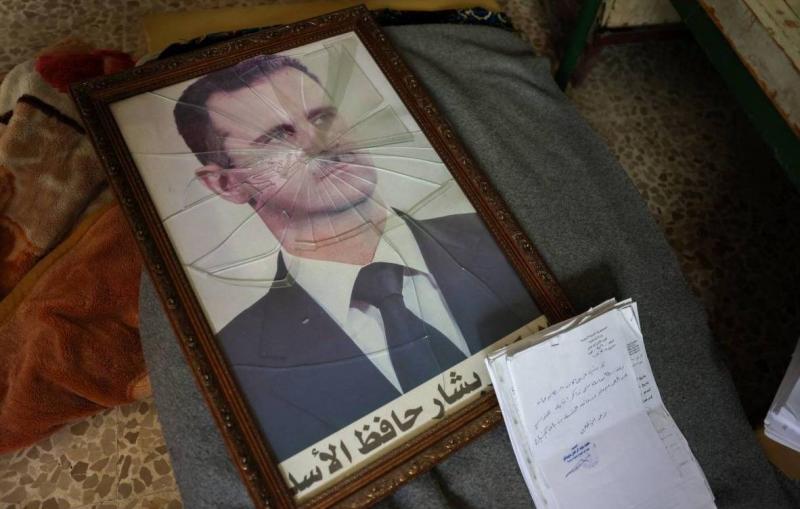 حبوب اكتئاب وجدت على مكتب الأسد في القصر الرئاسي