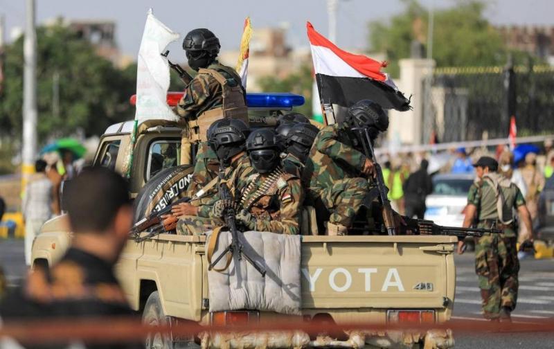 غارات أميركية بريطانية على الحديدة غرب اليمن
