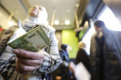انخفاض الليرة السورية مقابل الدولار