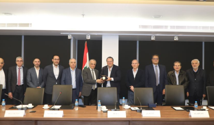 قطاع الإتصالات في لبنان.. خطط بديلة تلوح في الأفق؟