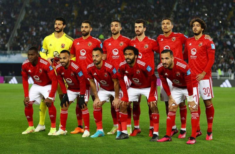 ماذا يحدث داخل غرفة ملابس الأهلي؟