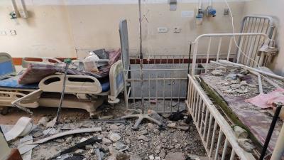 هجوم إسرائيلي عنيف ومكثّف على مستشفى كمال عدوان