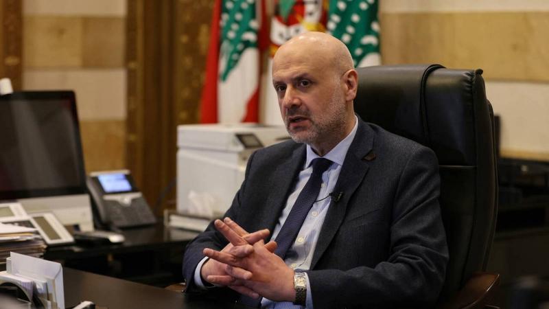 هل علي مملوك متواجد في لبنان؟.. مولوي يكشف