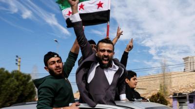 ماذا يفعل المثقف في بلد للجدران فيه آذان وعيون