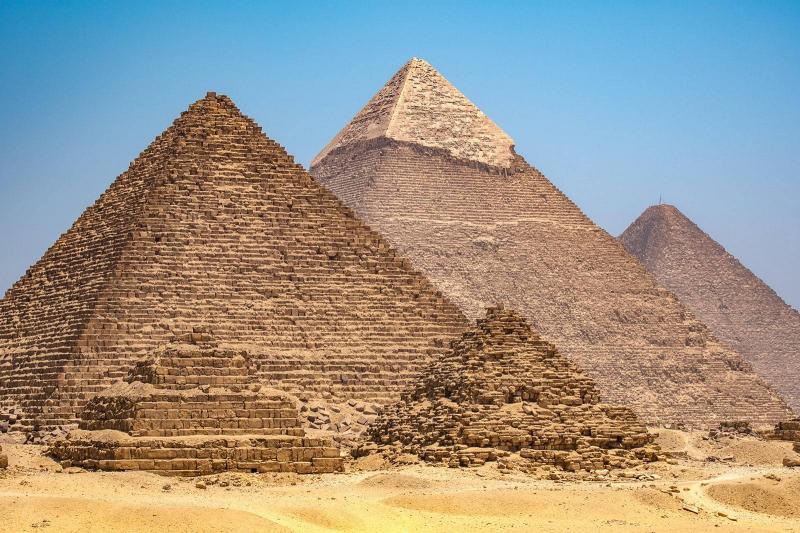 سكان المريخ بنوا الأهرامات؟