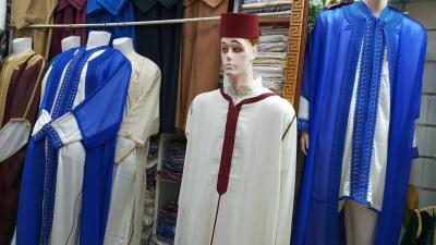 بطريقة تسويق غريبة.. بائع جزائري يتحول إلى تراند عالمي