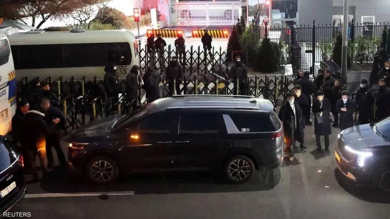 وحدة عسكرية تمنع المحققين في كوريا الجنوبية من توقيف الرئيس