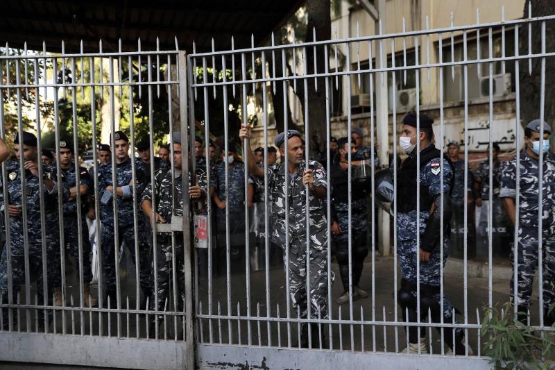 الحجار يعطي إشارة بتوقيف القرضاوي