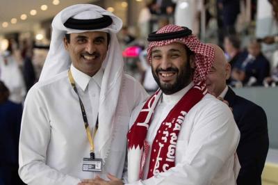 رجال ومنعطفات وبصمات