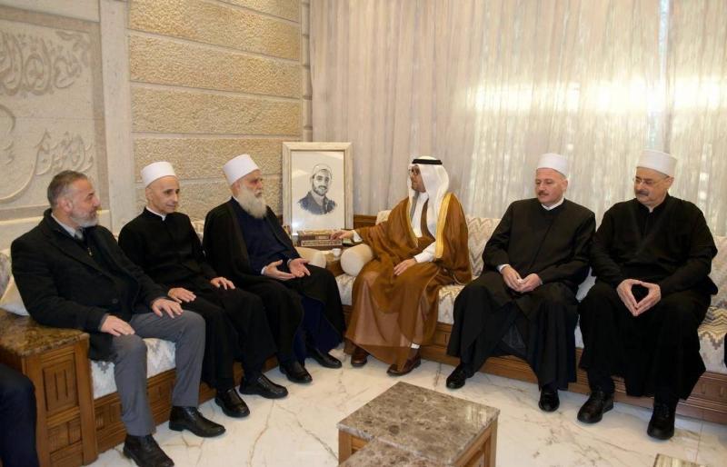 شيخ العقل يلتقي البخاري: ننوه بدور المملكة لإنجاز الاستحقاق الرئاسي