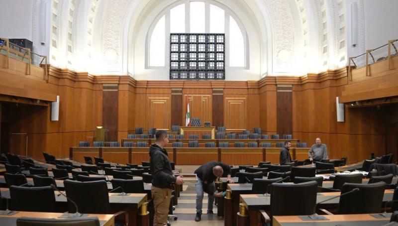 الأمير يزيد بن فرحان في بيروت مجدداً...مساع لانتخاب قائد الجيش؟