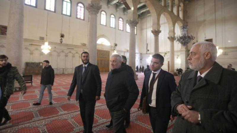وزير خارجية ايطاليا يزور المسجد الاموي في سوريا