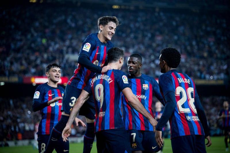 4 حلول تخلص برشلونة من أزمة خانقة