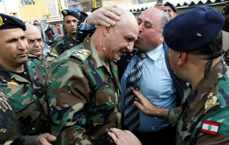 توافق كبير على انتخابه رئيسا للبنان... من هو جوزيف عون؟