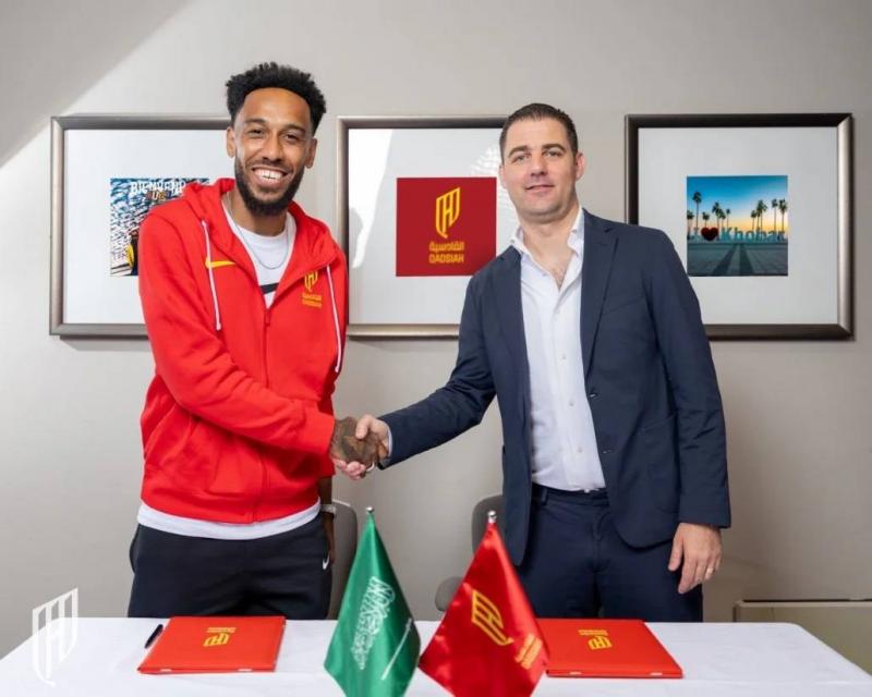 أوباميانغ يقود القادسية للتقدم في كأس ملك السعودية