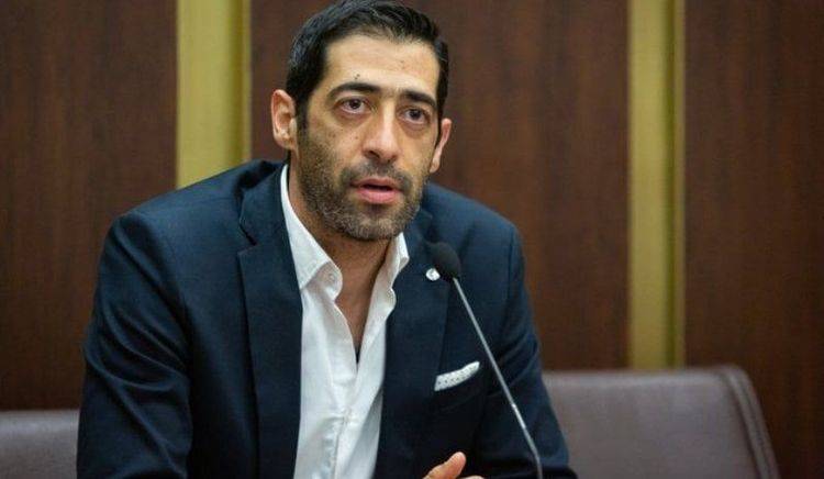 حنكش لصفا: من استسلم في الخارج لا يهدّد في الداخل
