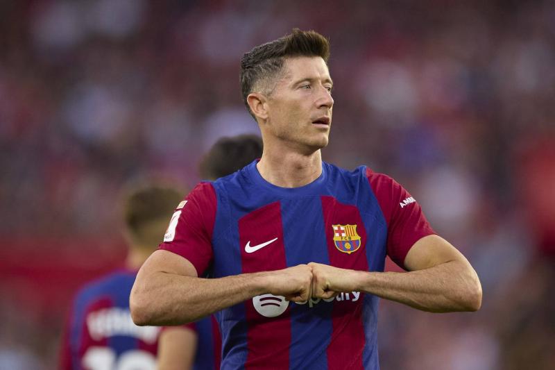 ليفاندوفسكي يحذر برشلونة من 