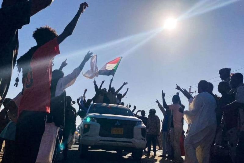 جنوب السودان.. آلاف يفرّون من بلدة أم روابة وسط تصاعد الاشتباكات