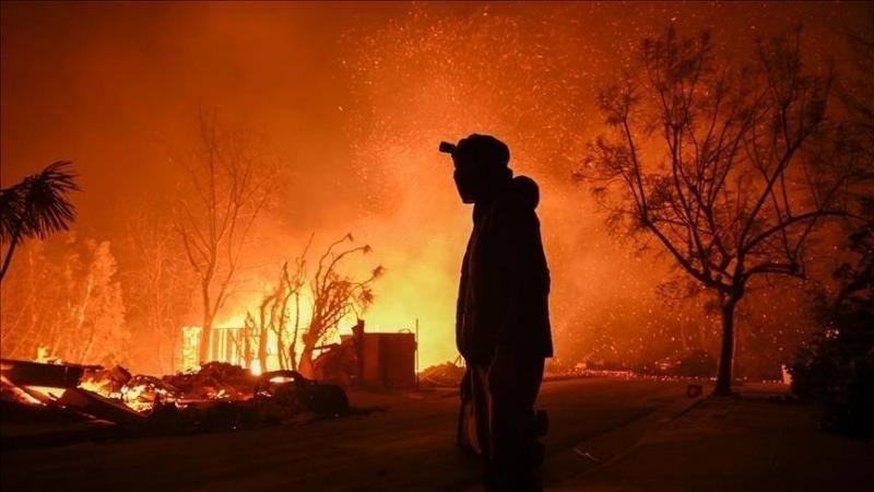 صور ناسا تكشف.. دخان الحريق يلتهم سماء لوس أنجلوس!