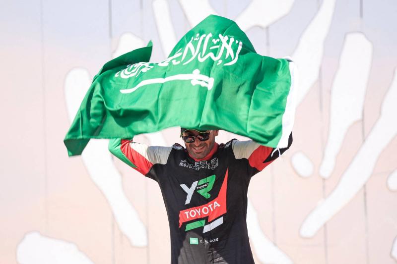 السعودي يزيد الراجحي يدخل التاريخ ويتوج برالي داكار