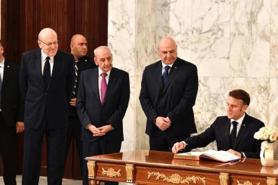 زيارة ماكرون إلى لبنان..  هل هي بداية حل للأزمات الإقليمية؟