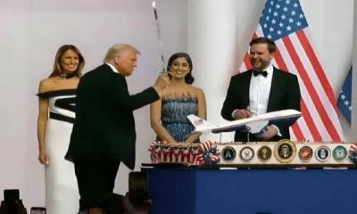 بالفيديو - ترامب يرقص بالسيف